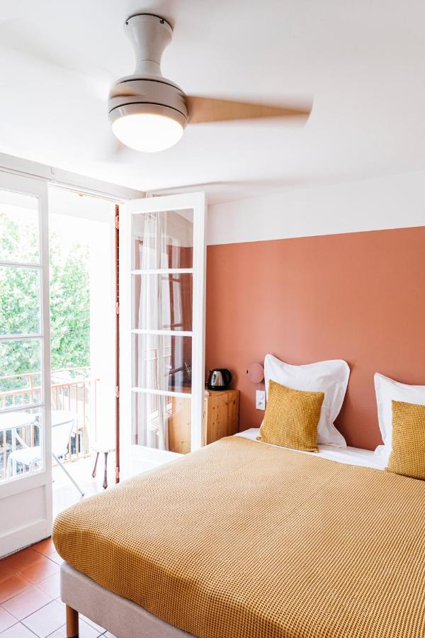 Hotel Voltaire Arles Bagian luar foto
